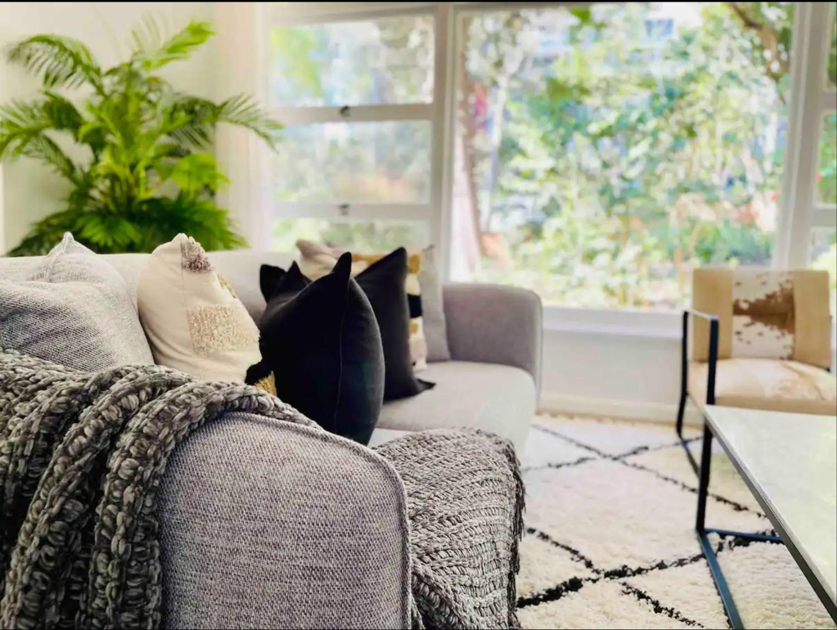 Renovated Charming & Cozy House